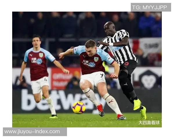 英超激战：里昂与拜仁鏖战90分钟终成平局引发热议